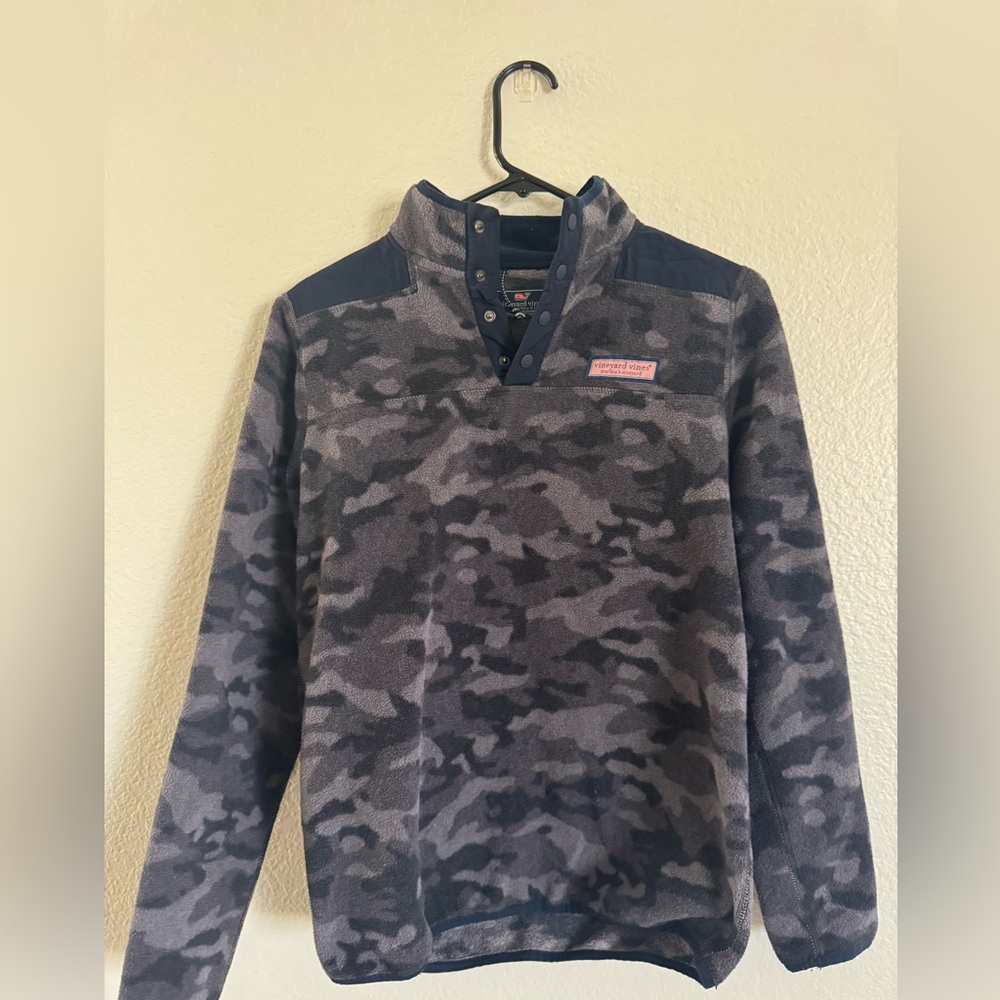 Boys XL Vineyard Vines Pull over